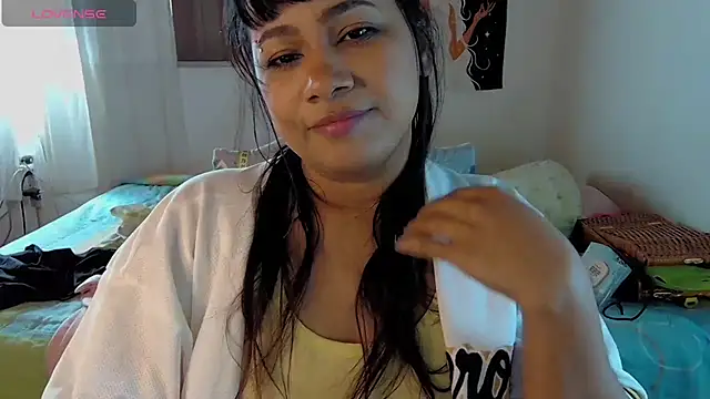 kiarybell__'s Live XXX Chat