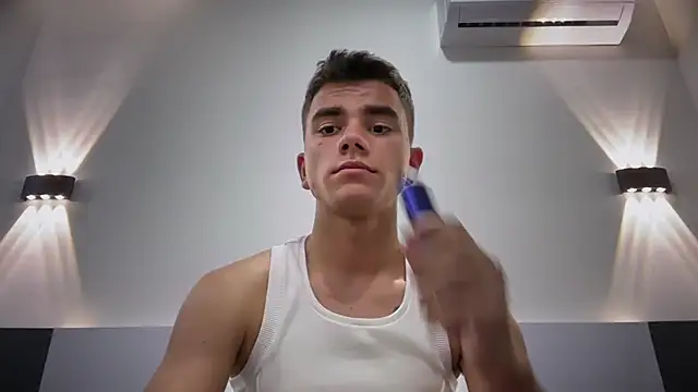Just_Max02 live XXX chat