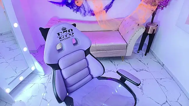 Czat XXX na żywo – Maddie_T18