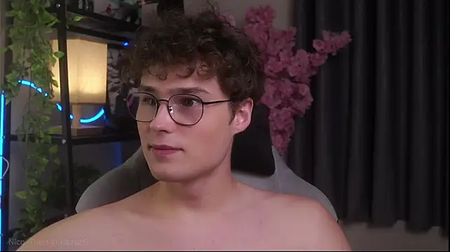 Chat XXX ao vivo de Nico_Theo