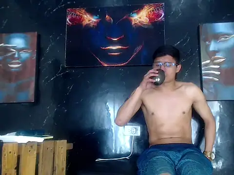 CamAndOfficial – Live XXX-chat