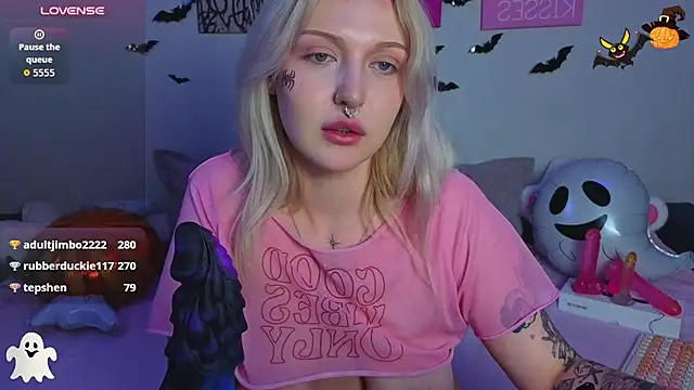 Онлайн чат XXX BlondieSummer