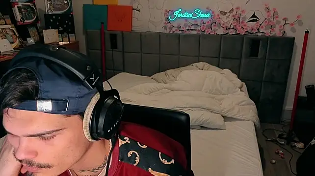 JordanShown Live XXX chat