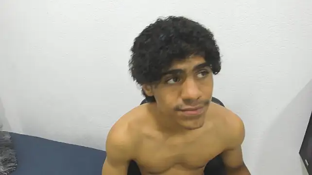 Malcom_Foxx লাইভ XXX চ্যাট