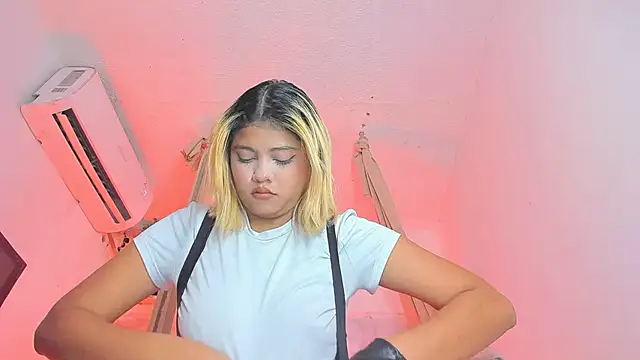 XXX chat uživo modela sofiacastillo01