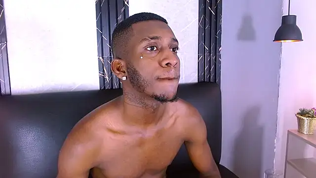 XXX chat uživo modela Black_Stiven