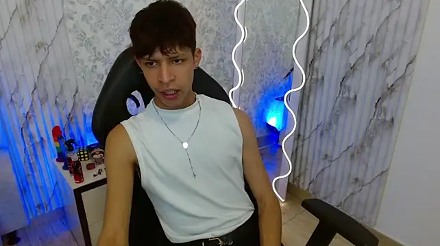 XXX chat uživo modela OLIIVER_TAY