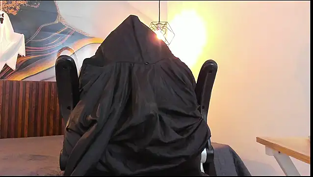 DrakeFoxx Adlı Modelin Canlı XXX Sohbeti