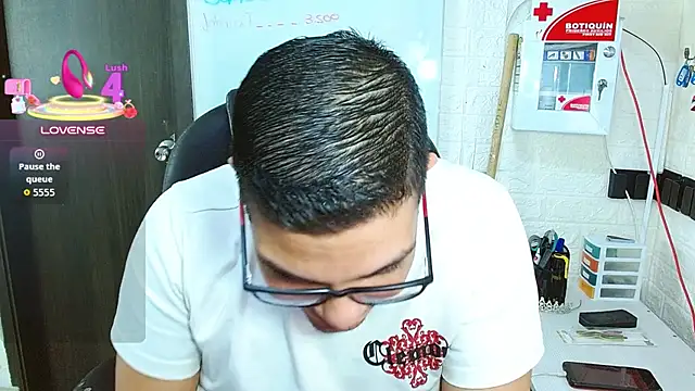 Realjoel01 即時 XXX 聊天