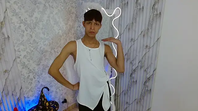 OLIIVER_TAY Live XXX Chat