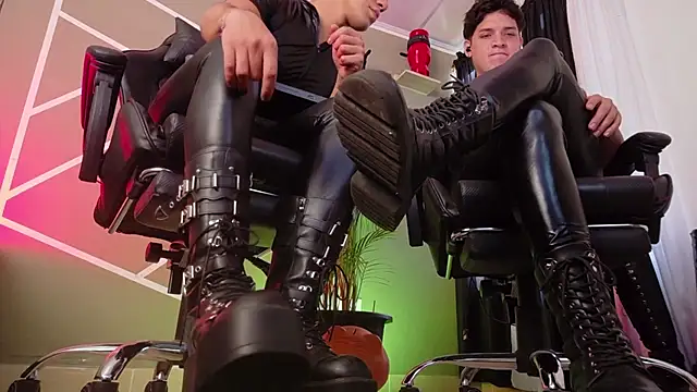AngeloandEdward's Live XXX Chat