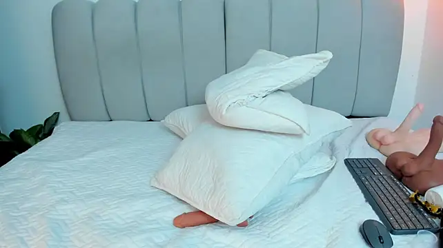 Онлайн чат XXX EmmaBoyd