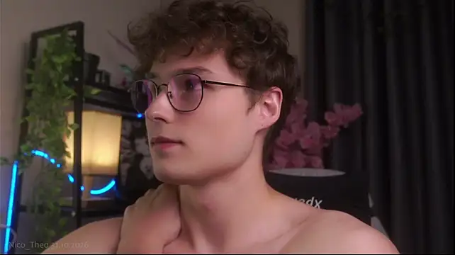 Онлайн чат XXX Nico_Theo