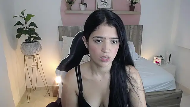 lucia_henao_ Live XXX-Chat
