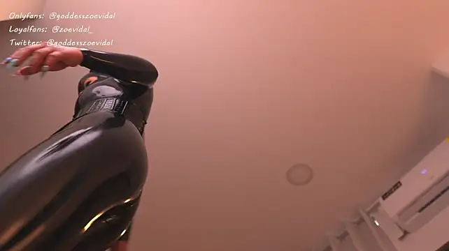 แชท XXX สดของ GoddessZoeVidal_