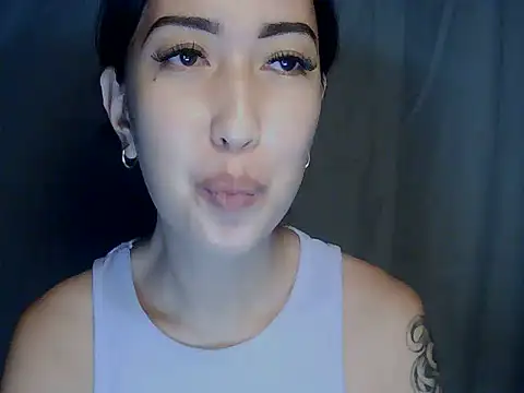 צ'אט XXX בשידור חי של XXnaughty_08XX
