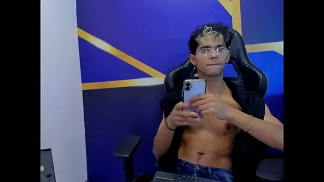 Онлайн чат XXX Silco_sex