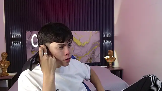 Eliot_rizzo's Live XXX Chat