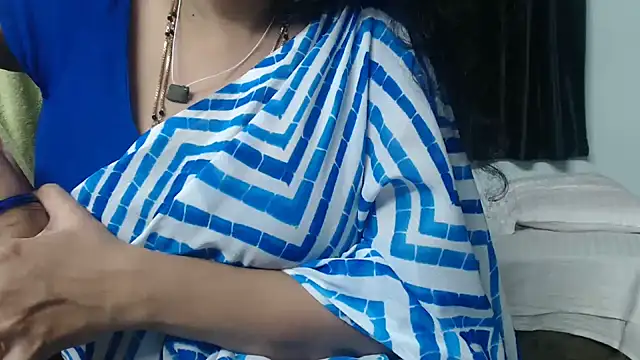 sunitha-3's Live XXX Chat