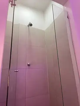צ'אט XXX בשידור חי של CarolineFyre