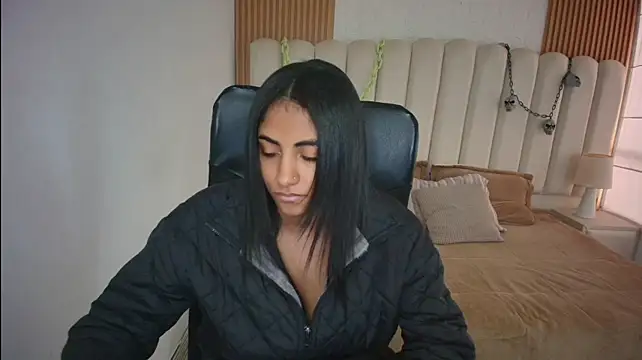 دردشة shaneelle الجنسية المباشرة