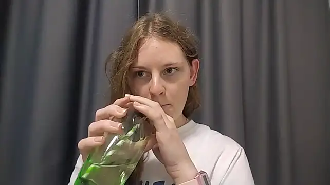 Онлайн чат XXX ZellaTsuchiura