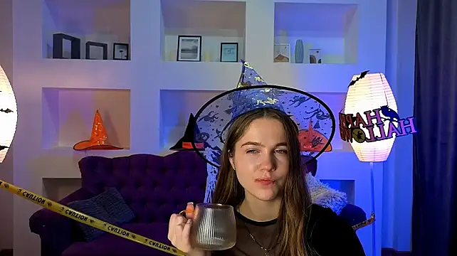 Онлайн чат XXX LoveXLexi