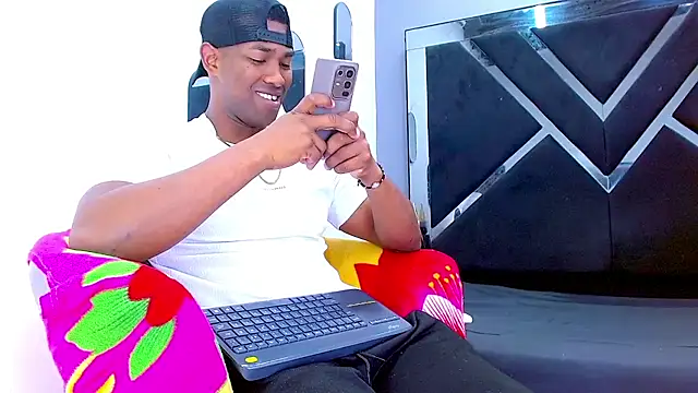 Chat XXX ao vivo de Roman_Muscle_