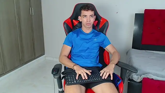 Živý XXX chat CamiloRoss_