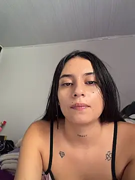 LilacNoir's Live XXX Chat