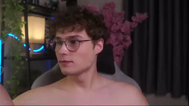 Nico_Theo Adlı Modelin Canlı XXX Sohbeti