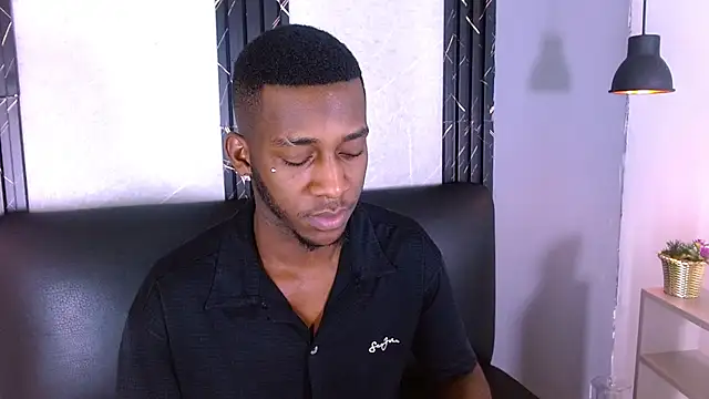 XXX chat uživo modela Black_Stiven