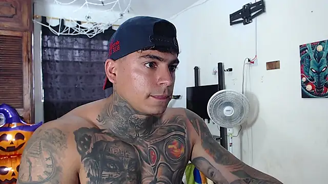 XXX chat uživo modela maxstroncm18