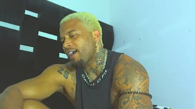 ragnar0825 Live XXX-Chat