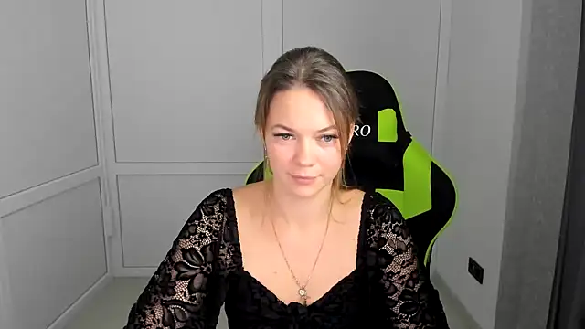 TessaSpringのライブXXXチャット