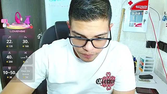 Chatroom XXX en direct de Realjoel01