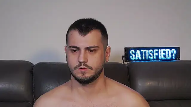 CrazyDom1 élő XXX-chatje