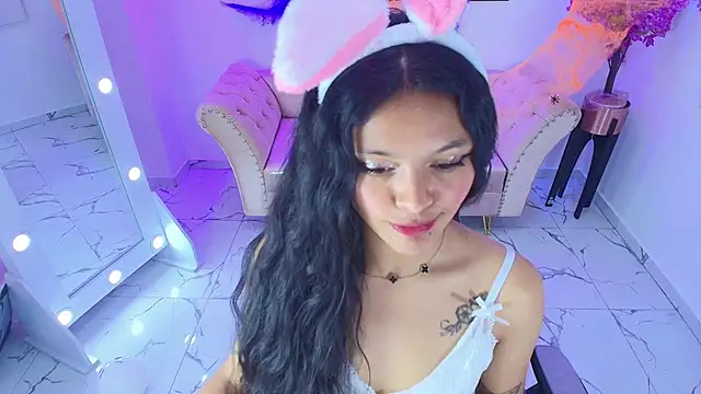 Maddie_T18 Adlı Modelin Canlı XXX Sohbeti