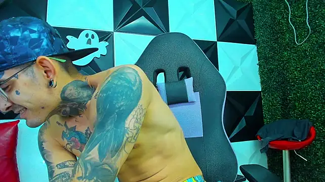 Boy_tatto77 Obrolan Langsung XXX