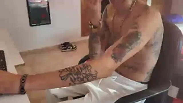 VanityMan91n Live XXX chat