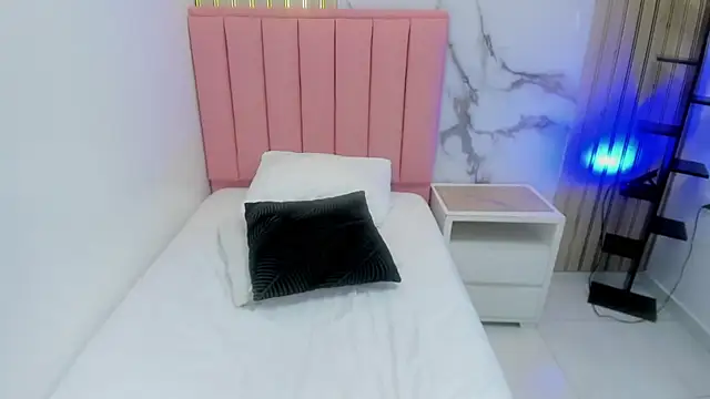 KAIA_BUTLERのライブXXXチャット