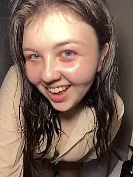 Онлайн чат XXX WhoIsKira_