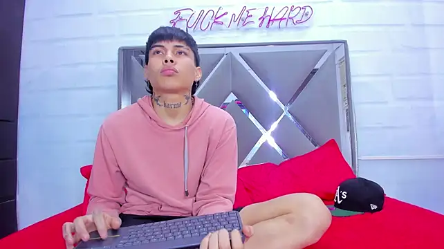 Tonny_18hot – Live XXX-chat