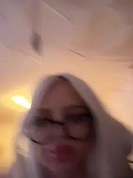 Steffi_SnowbunnyのライブXXXチャット