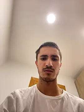 Chat +18 de jorge5gsh ao vivo