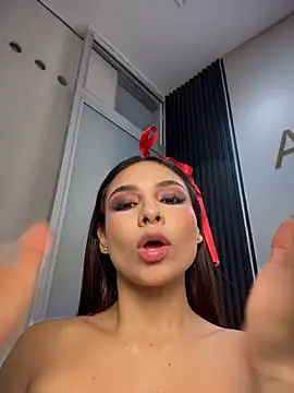 Chatroom XXX en direct de amira_cute2