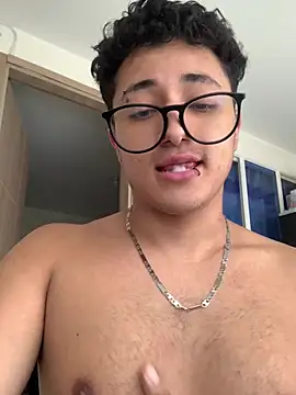 Chat +18 de Adonibaskerville4 ao vivo
