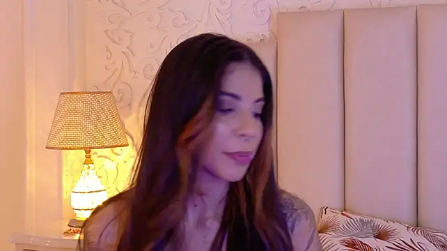 Chatroom XXX en direct de VioletaHills_