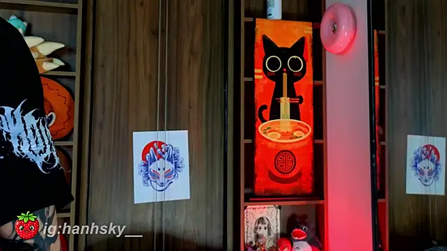 XXX chat uživo modela HannahSky_