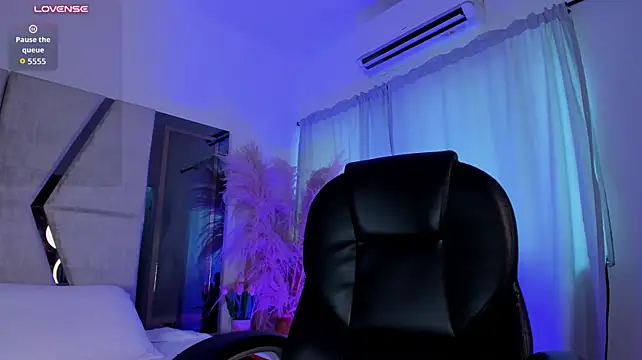 CarolineFyre Adlı Modelin Canlı XXX Sohbeti